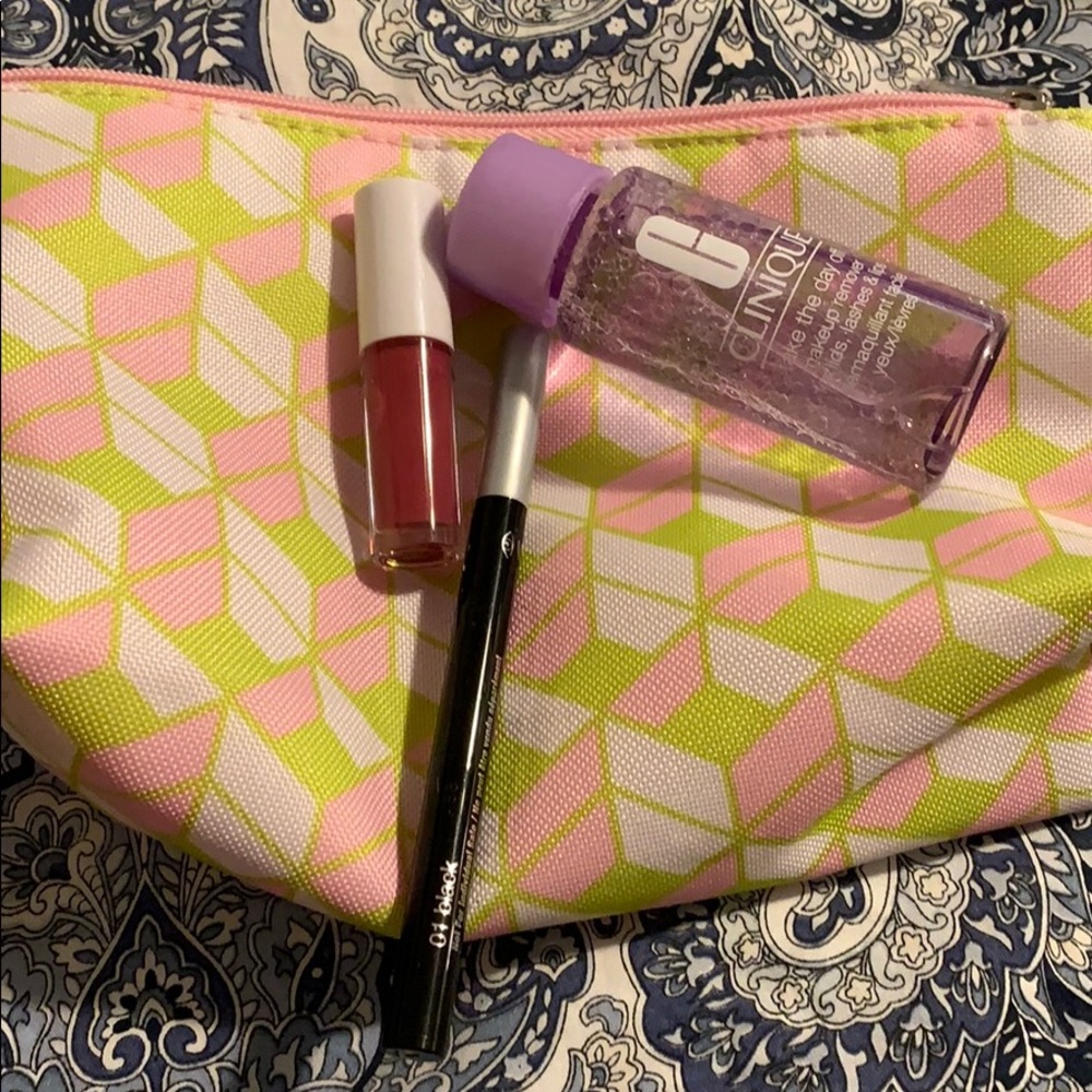 Pinot pop and liquid eye 👁 surprise item too!